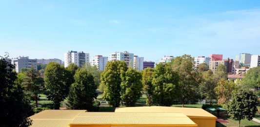 Roberto Coda Zabetta trasforma una ex scuola in un monumento bronzeo roberto coda zabetta scuola