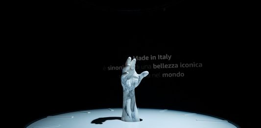 Intervista a Jago, protagonista alla Black Friday Gallery di Amazon a Milano