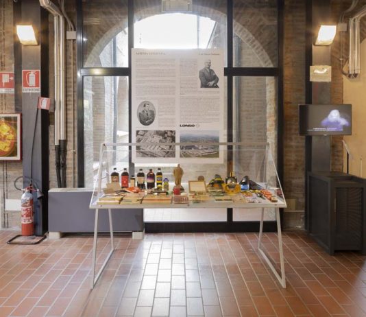 La storia dell’industria italiana, formato scrivania: la mostra a Bologna