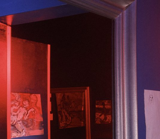 Erotismo e pregiudizio: Look at me, una mostra notturna allo strip club