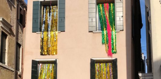 Oggi, primo novembre, inizia per exibart una nuova era