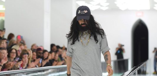 La fine di un’era: dopo sette anni, Alessandro Michele lascia Gucci