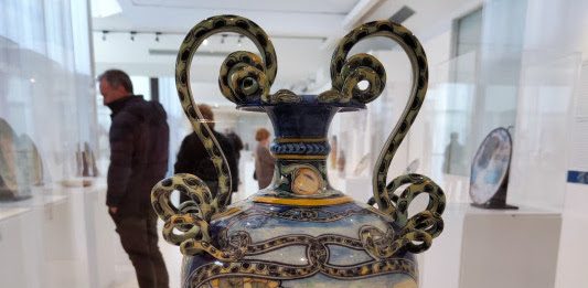‘Ceramiche tra Liberty e Déco’: Galileo Chini al MIC di Faenza