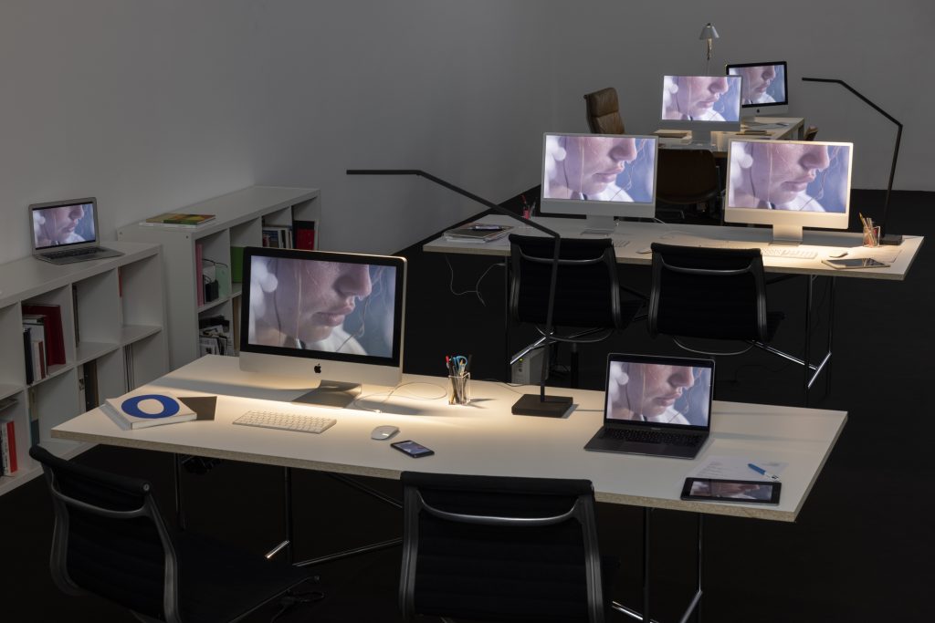 Simon Dybbroe Møller WHAT DO PEOPLE DO ALL DAY, 2022, Exhibition view at Francesca Minini,. Milan, 2022 Ph. Andrea Rossetti