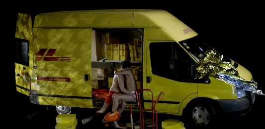 Il vuoto come antidoto allo sfruttamento capillare del tempo lavorativo. Esiste una soluzione alternativa? Simon Dybbroe Møller, Still from WHAT DO PEOPLE DO ALL DAY, Episode 2: Building a new road, 2020