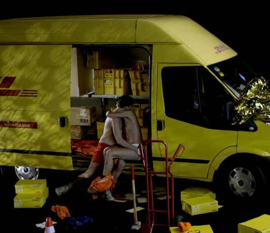 Il vuoto come antidoto allo sfruttamento capillare del tempo lavorativo. Esiste una soluzione alternativa? Simon Dybbroe Møller, Still from WHAT DO PEOPLE DO ALL DAY, Episode 2: Building a new road, 2020