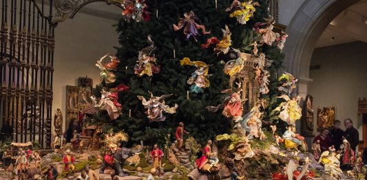 Il MET di New York espone ogni anno l’albero e il presepe Napoletano: una tradizione che va avanti da oltre 60 anni