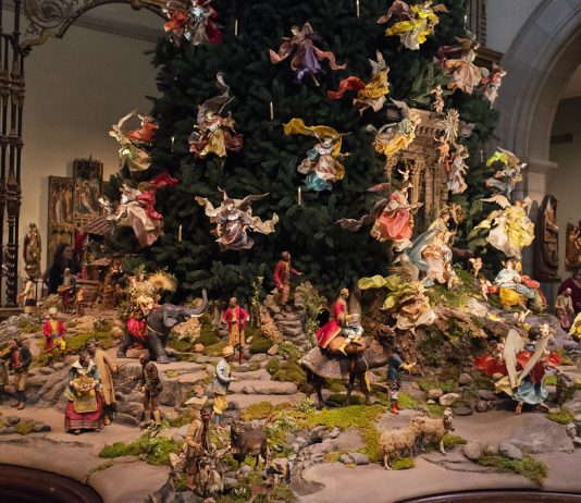 Il MET di New York espone ogni anno l’albero e il presepe Napoletano: una tradizione che va avanti da oltre 60 anni