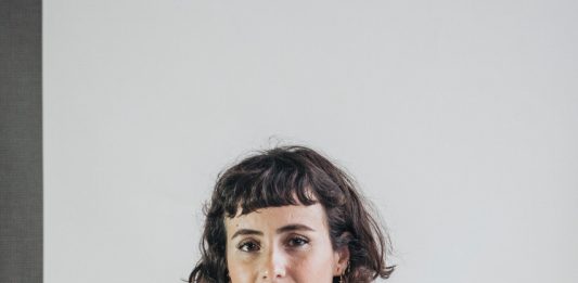 Rebecca Moccia vince ArteVisione 2022 con il Ministero della Solitudine