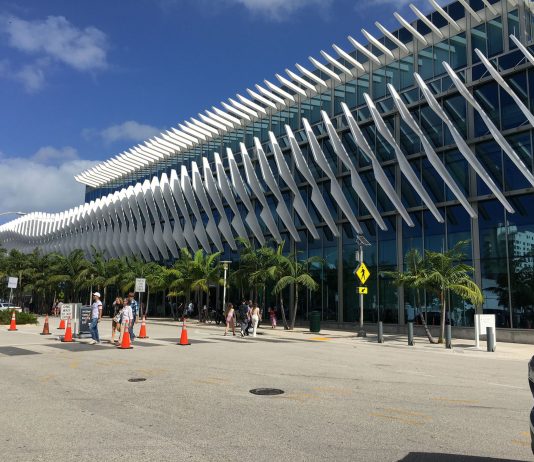 Basel Miami in presa diretta. I giorni dell’art week raccontati da un’artista italiana Art Basel Miami 2022. ph. Elisa Bertaglia