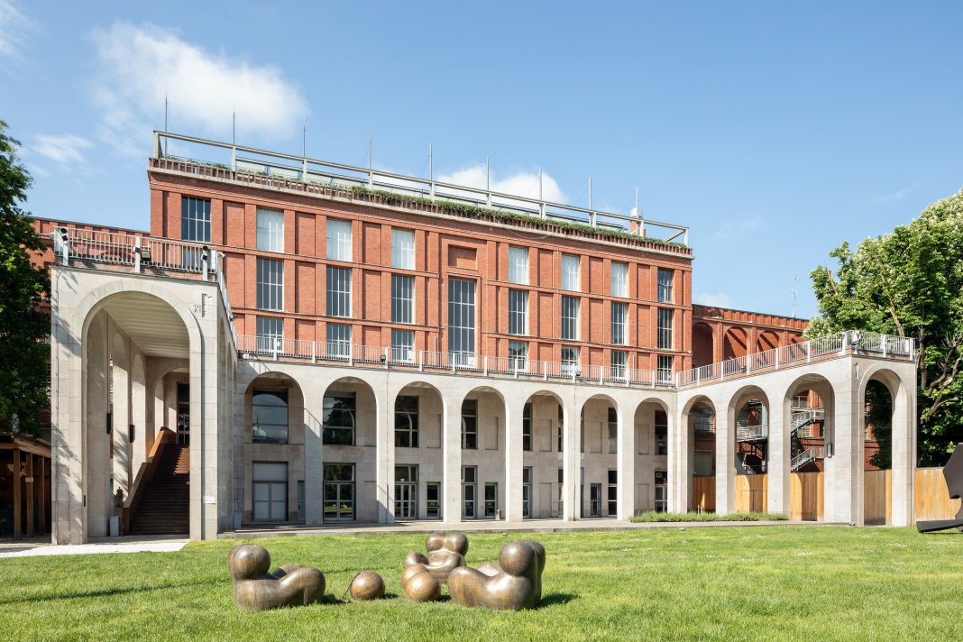 Il Giardino e la facciata - © Triennale Milano - foto Gianluca Di Ioia