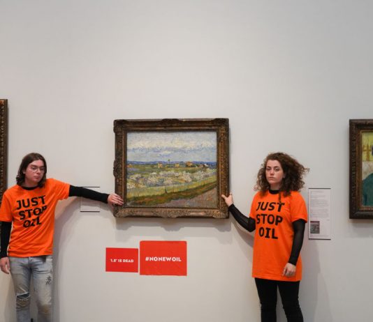 Vandalismo o grido di allarme? A Londra, carcere per due attivisti climatici