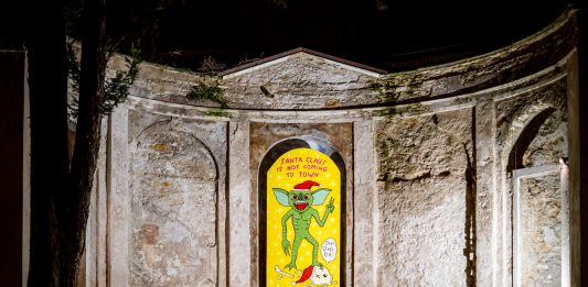 Keep Calm e Christmas Party: a Rovereto, due installazioni di Laurina Paperina