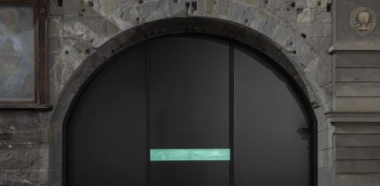 Yohaku, l’installazione site-specific del collettivo damp nello Spazio Volta di Bergamo