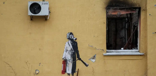 Provano a rubare un Banksy: otto persone arrestate in Ucraina L'opera di Banksy rubata in Ucraina