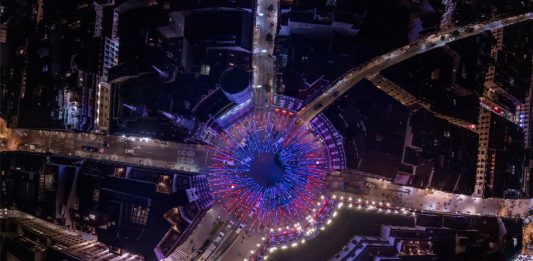 IRIS: l’installazione di Brut Deluxe illumina il centro di Madrid iris brut deluxe madrid