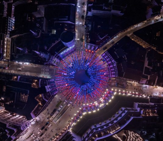 IRIS: l’installazione di Brut Deluxe illumina il centro di Madrid iris brut deluxe madrid