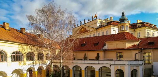 100 anni di diplomazia culturale: le manifestazioni sul filo Praga Napoli L'Istituto Italiano di Cultura di Praga