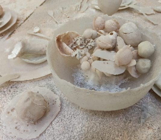 L’aura buona del vetro: l’opera di Joan Crous ad Arte Fiera Joan Crous Arte Fiera