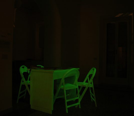 A luci spente: la nuova opera di Alberto Garutti per Arte Fiera