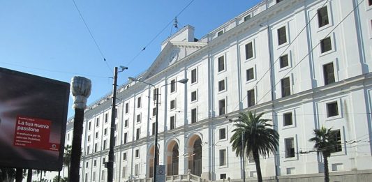 A Napoli nascerà un nuovo centro culturale? Il ministro Sangiuliano lancia la sfida (eterna) del Real Albergo dei Poveri