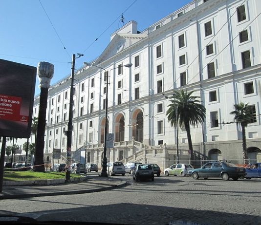 A Napoli nascerà un nuovo centro culturale? Il ministro Sangiuliano lancia la sfida (eterna) del Real Albergo dei Poveri