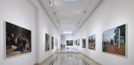 Roman Allegories & Greek Mythologies: Eleanor Antin e Giorgio De Chirico da Richard Saltoun, a Roma