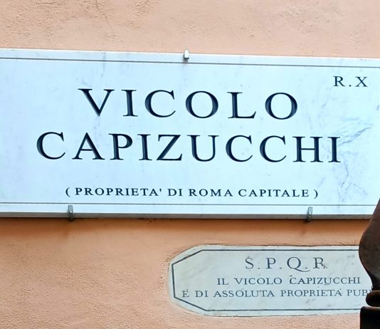 Roma, dopo più di un secolo un vicolo segreto torna pubblico. Insieme alle sue storie vicolo Capizucchi roma