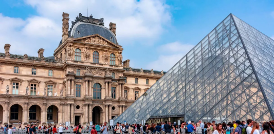 Il Louvre ha detto stop: ingressi a numero chiuso. Ma orari prolungati