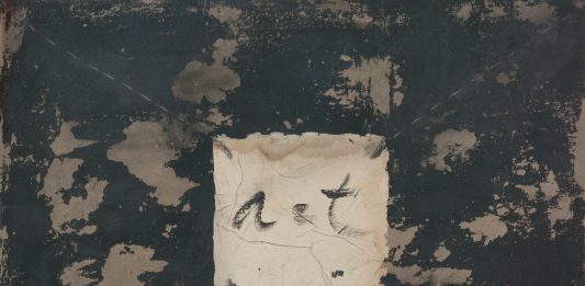 Alla Galleria Gracis di Milano, la voce enigmatica di Antoni Tàpies