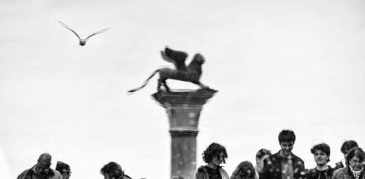 Un famoso presentatore televisivo francese ha fotografato Venezia tutti i giorni