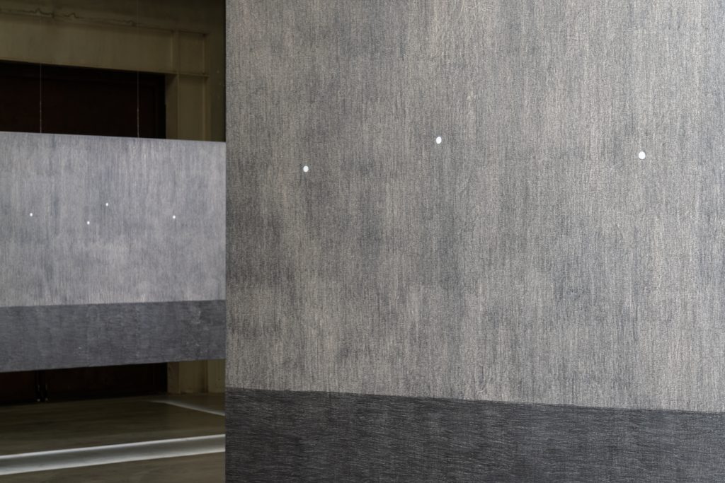 Gian Maria Tosatti “NOw/here”, veduta della mostra, Pirelli HangarBicocca, Milano, 2023. Courtesy l’artista e Pirelli HangarBicocca, Milano. Foto Ela Bialkowska, OKNOstudio