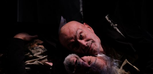 La terrificante freschezza di Aspettando Godot, firmata Theodoros Terzopoulos