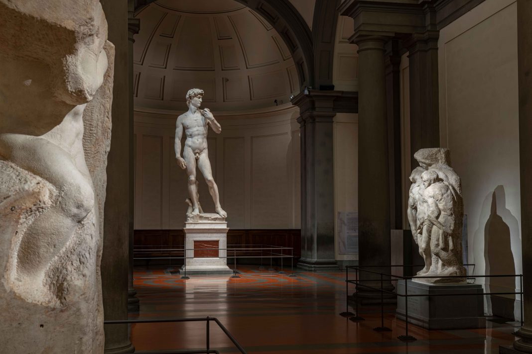 Galleria dell'Accademia di Firenze, LUCI SUL DAVID, photo Guido Cozzi