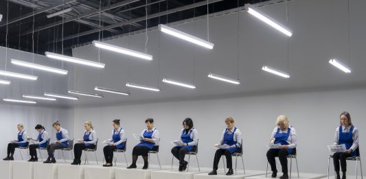 “Have a Good Day!” A Bologna un dramma contemporaneo per 10 cassiere Have Good Day Bologna