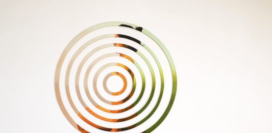 Voci che rompono il silenzio: quattro artiste iraniane a Bologna