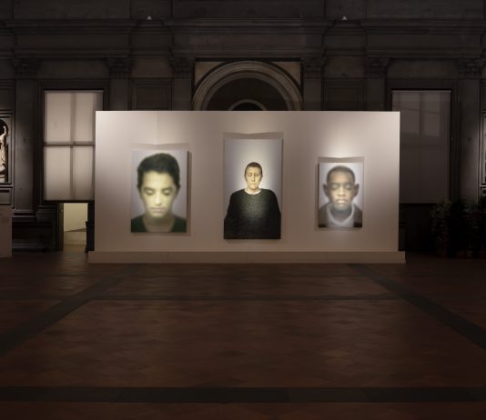 Il senso del sacro per l’artista iraniano Kami: la mostra diffusa a Firenze