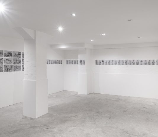 Nel giardino dei corpi svelati: il progetto fotografico di Matteo Piacenti in mostra a Bologna