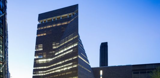 La galleria panoramica della Tate Modern viola la privacy del vicini