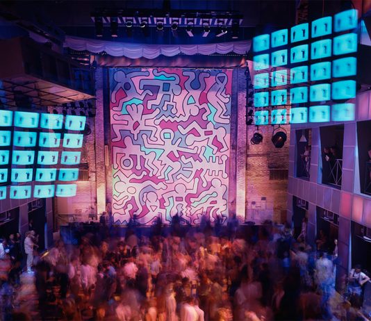 Storia, suoni e movimenti del clubbing: al PAC di Milano è Discorivoluzione