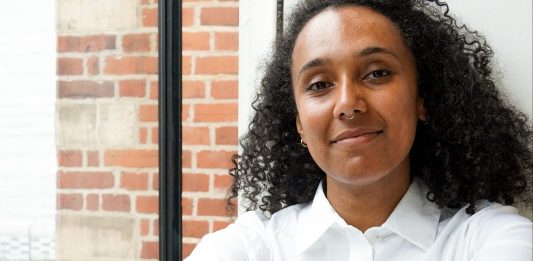 Dalla diaspora al Mar Tirreno: Dominique White vince il Max Mara Art Prize 2022-2024 Portrait of Dominique White Winner, Max Mara Art Prize for Women 9, 2022 - 2024. © Photo: Bernice Mulenga Courtesy, the artist, Whitechapel Gallery