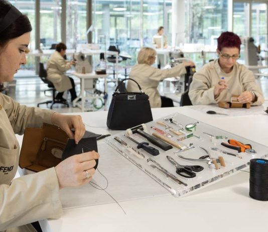 Fendi celebra l’artigianalità italiana: la maison special guest di Pitti Uomo