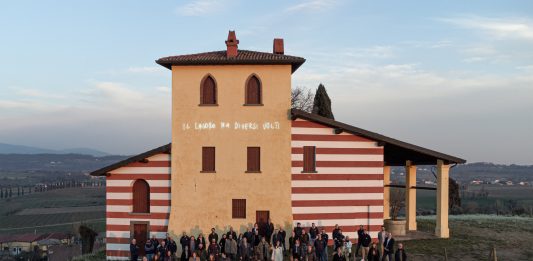 Vite operose: l’ultima opera di Valerio Rocco Orlando nel cuore della Franciacorta academia berlucchi