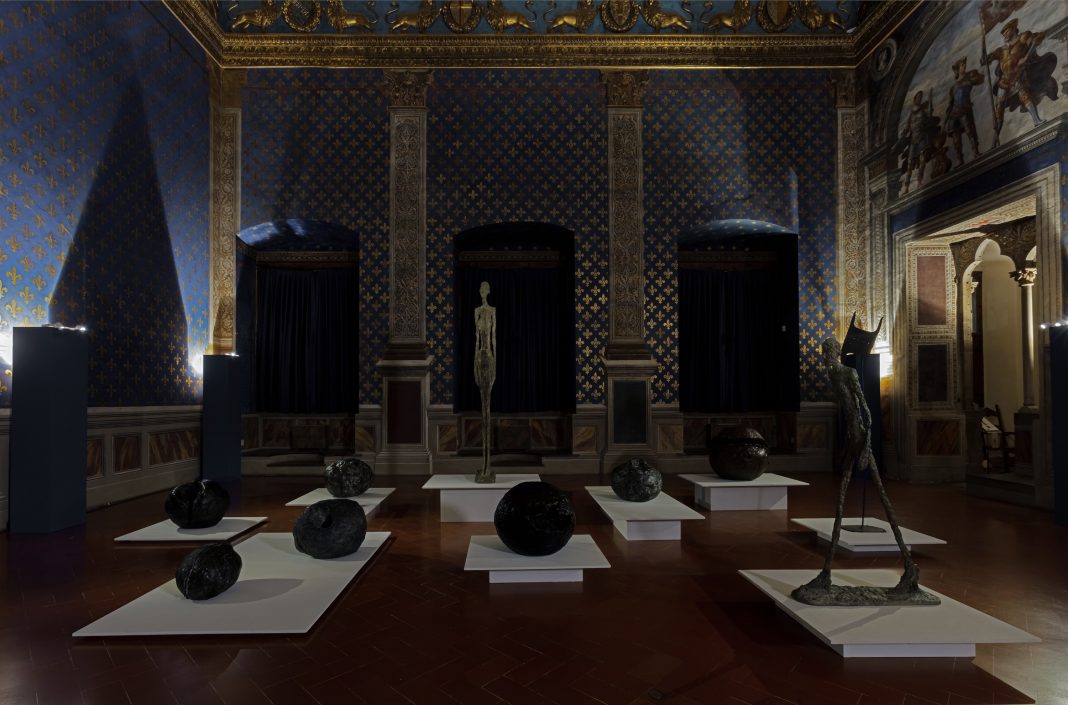 Installation view Lucio Fontana. L'origine du monde. Ph Serge Domingie. © Fondazione Lucio Fontana Milano, by SIAE 2023. Courtesy Museo Novecento