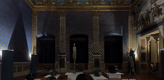 Giacometti e Fontana, la ricerca dell’assoluto. La mostra al Museo Novecento di Firenze Installation view Lucio Fontana. L'origine du monde. Ph Serge Domingie. © Fondazione Lucio Fontana Milano, by SIAE 2023. Courtesy Museo Novecento