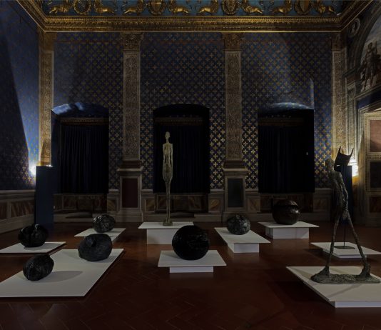 Giacometti e Fontana, la ricerca dell’assoluto. La mostra al Museo Novecento di Firenze Installation view Lucio Fontana. L'origine du monde. Ph Serge Domingie. © Fondazione Lucio Fontana Milano, by SIAE 2023. Courtesy Museo Novecento