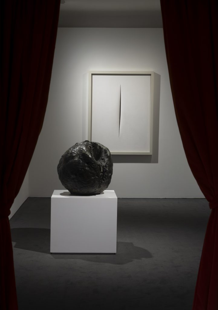 Installation view Lucio Fontana. L'origine du monde. Ph Serge Domingie. © Fondazione Lucio Fontana Milano, by SIAE 2023. Courtesy Museo Novecento