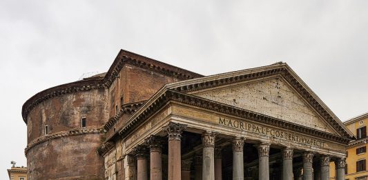 Dopo le battaglie, l’accordo: l’ingresso al Pantheon di Roma si pagherà 5 euro