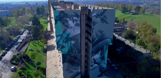 JDL firma un murales di 40 metri sul Serpentone di Corviale, a Roma jdl corviale roma