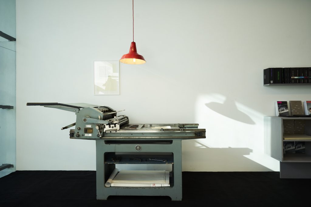 Torchio Korrex “Hannover” (1968) di Siegfried Höllrigl utilizzato nel laboratorio di stampa temporaneo a Merano Arte, Foto: Hartmut Nägele